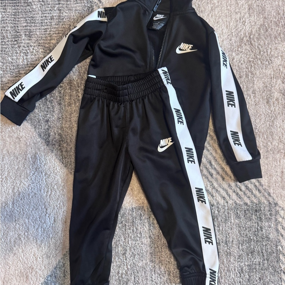 Nike  Toddler Tracksuit Set